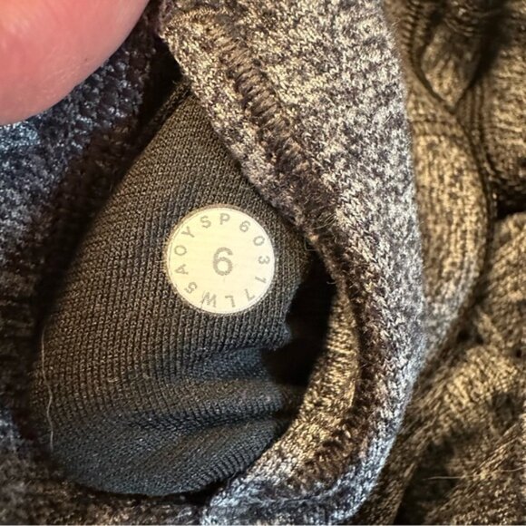 Lululemon Athletica | Gray and Black Heather Align 28”Leggings Size 6 - Picture 7 of 8